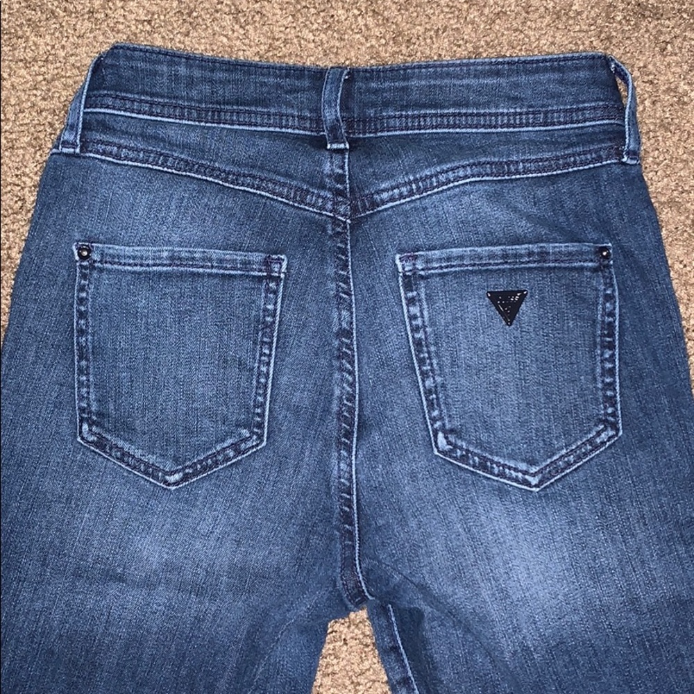 GUESS Mid Rise Jeans - Picture 3 of 3